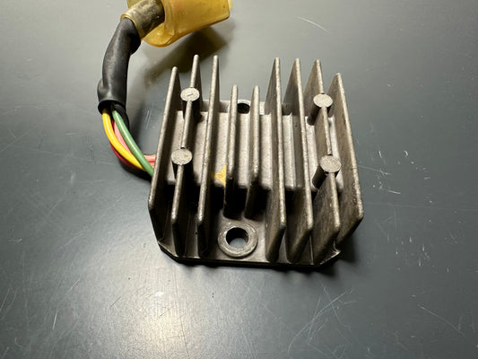 REGOLATORE DI TENSIONE HONDA NS 125 F 1984 1985 1986 REG,RECT ASSY 31600KK4000