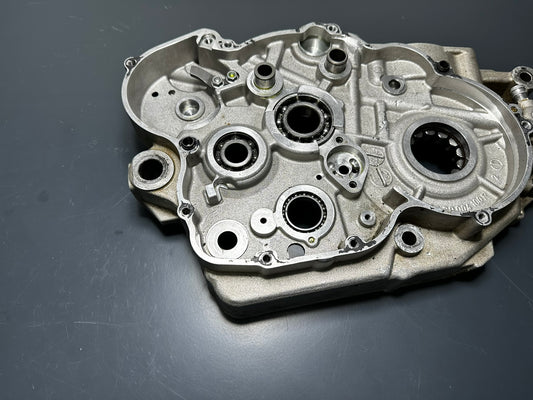 CARTER DESTRO KTM SxF Exc Smr 250 400 450 525 540 Engine Case 59030000144