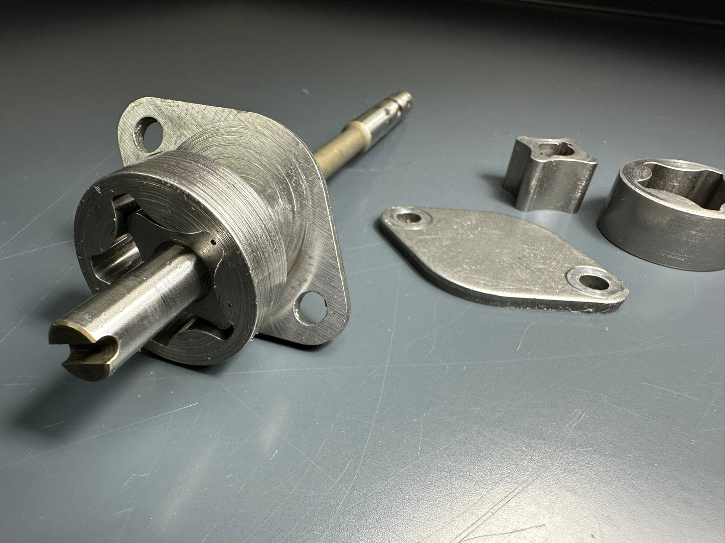 ALBERO POMPA OLIO KTM Sx Exc Smr 250 400 450 520 525 540 560 59038002000