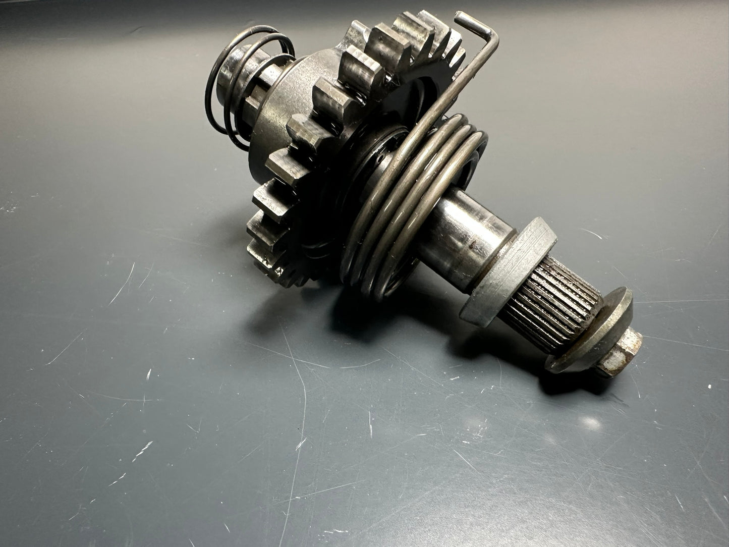 ALBERO e INGRANAGGIO AVVIAMENTO KTM HSQ Sx Exc 125 50333050000 50333051026