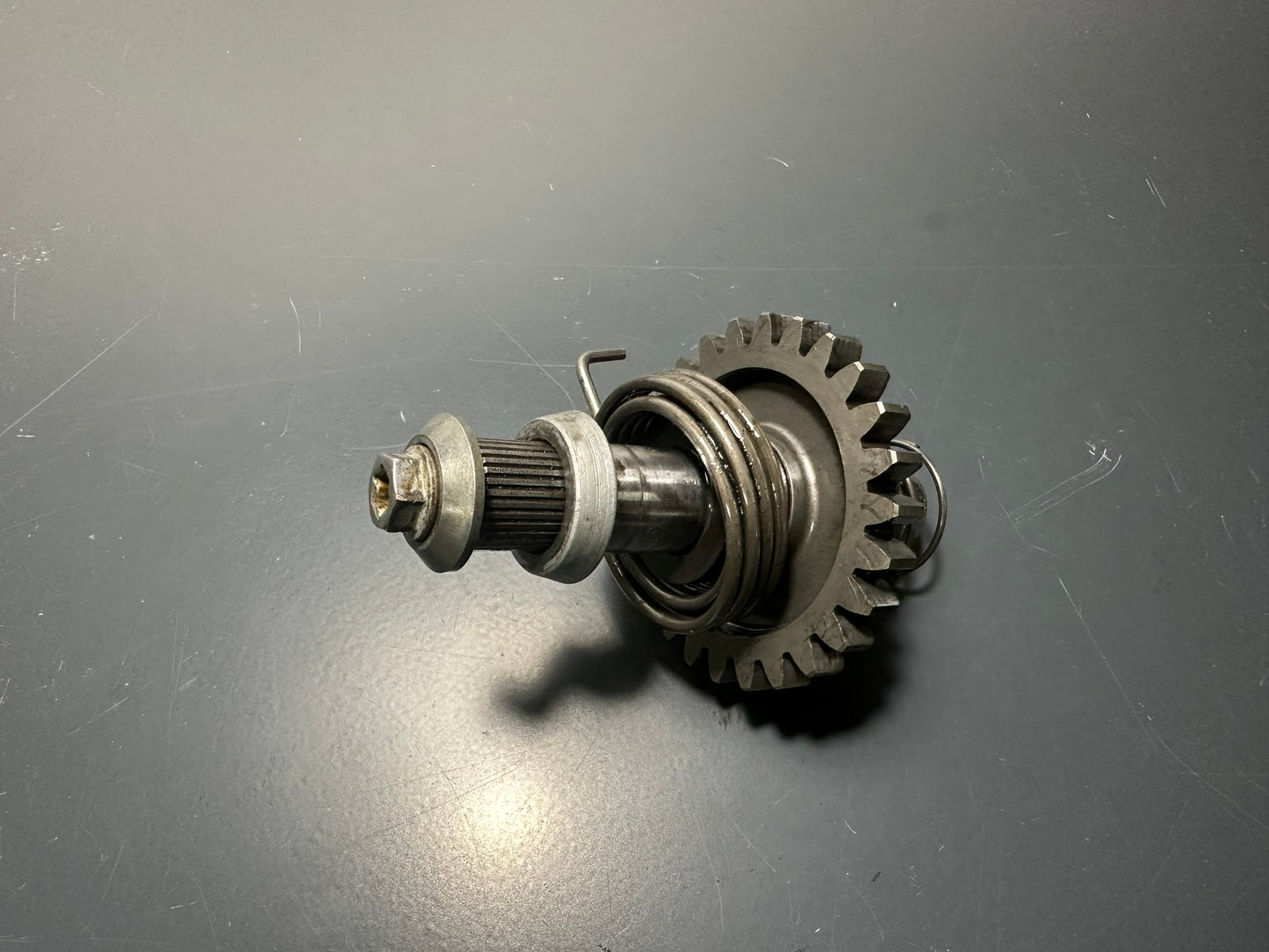 ALBERO e INGRANAGGIO AVVIAMENTO KTM HSQ Sx Exc 125 50333050000 50333051026