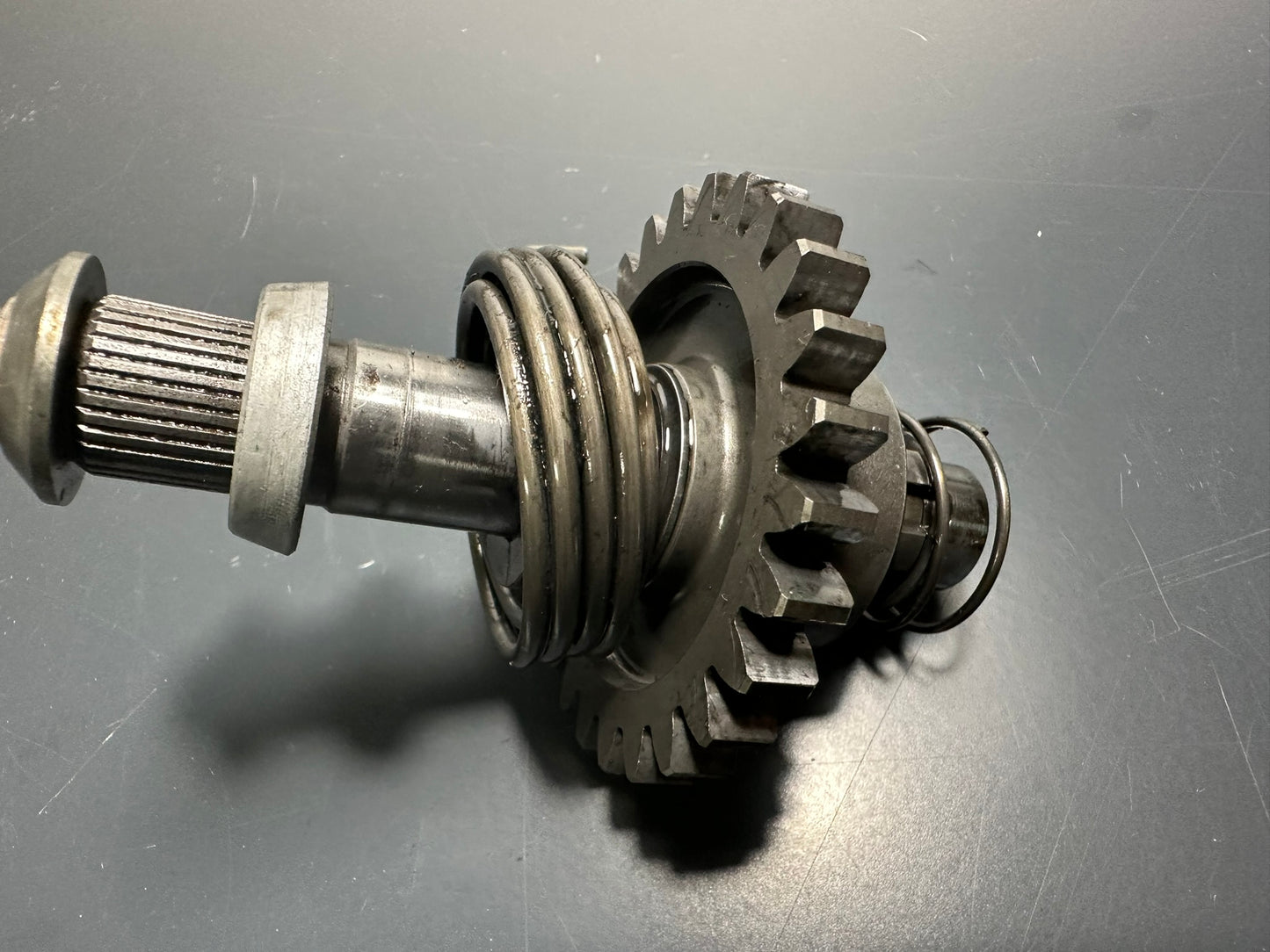 ALBERO e INGRANAGGIO AVVIAMENTO KTM HSQ Sx Exc 125 50333050000 50333051026