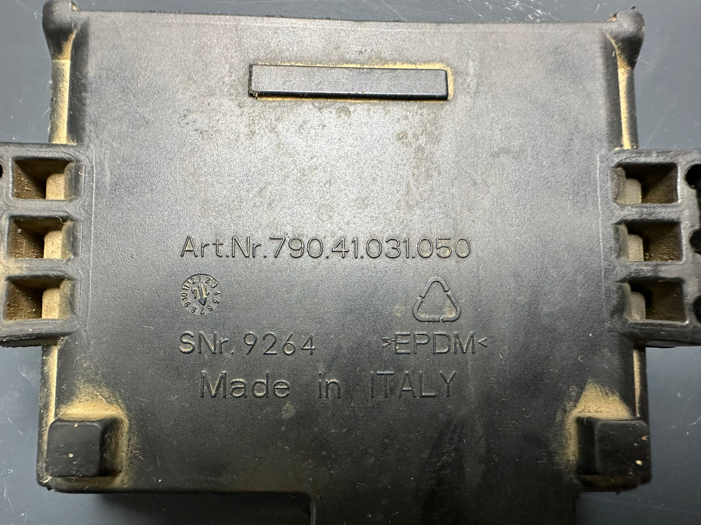 COVER CENTRALINA Ktm Husqvarna Sxf Excf Fe Fc 250 450 2016-2023 79041031050 Ecu Rubber Holder