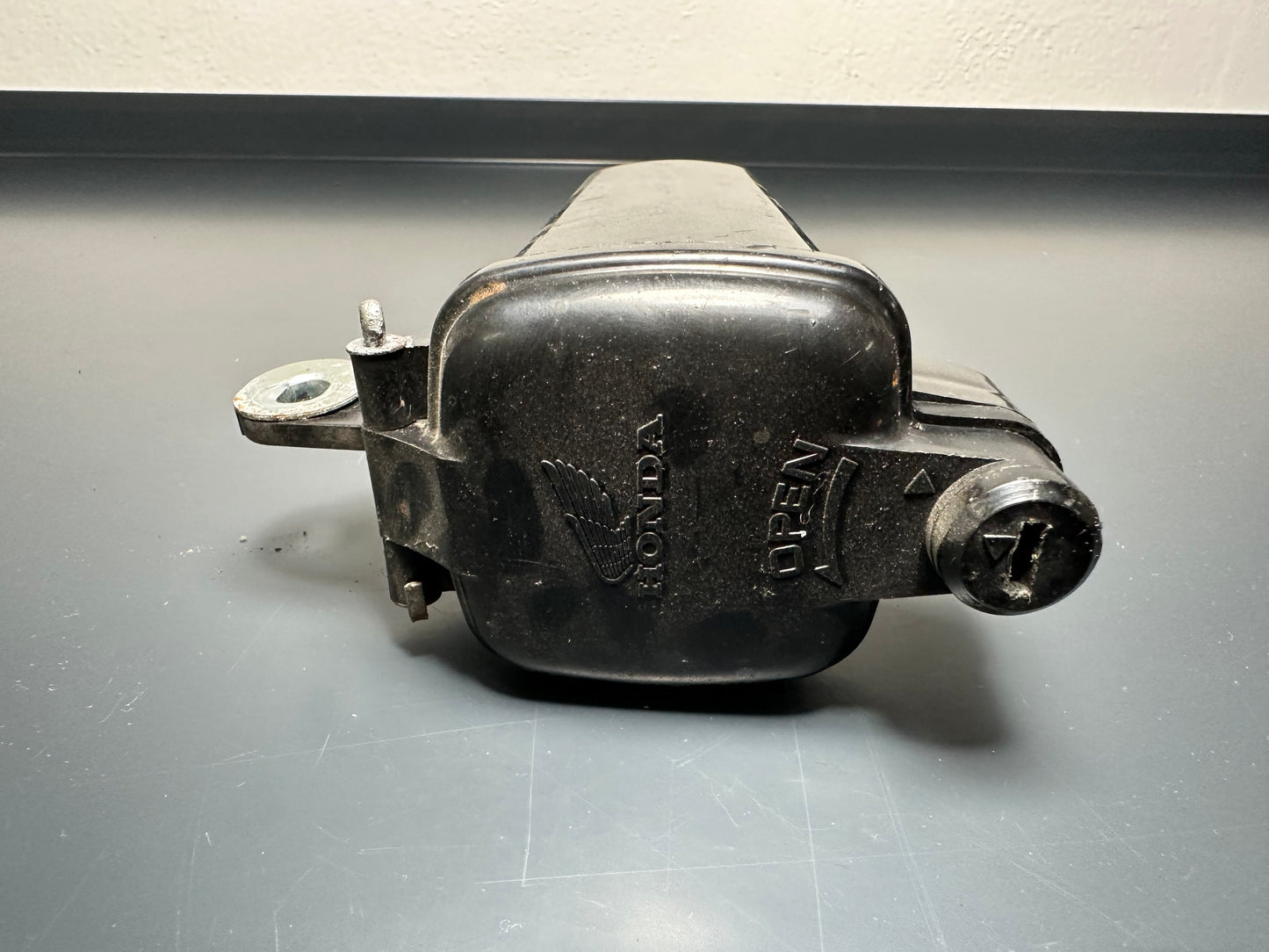 PORTA ATTREZZI HONDA NS 125 F 1984 1985 1986 BOX ASSY,TOOL 83510KR1760