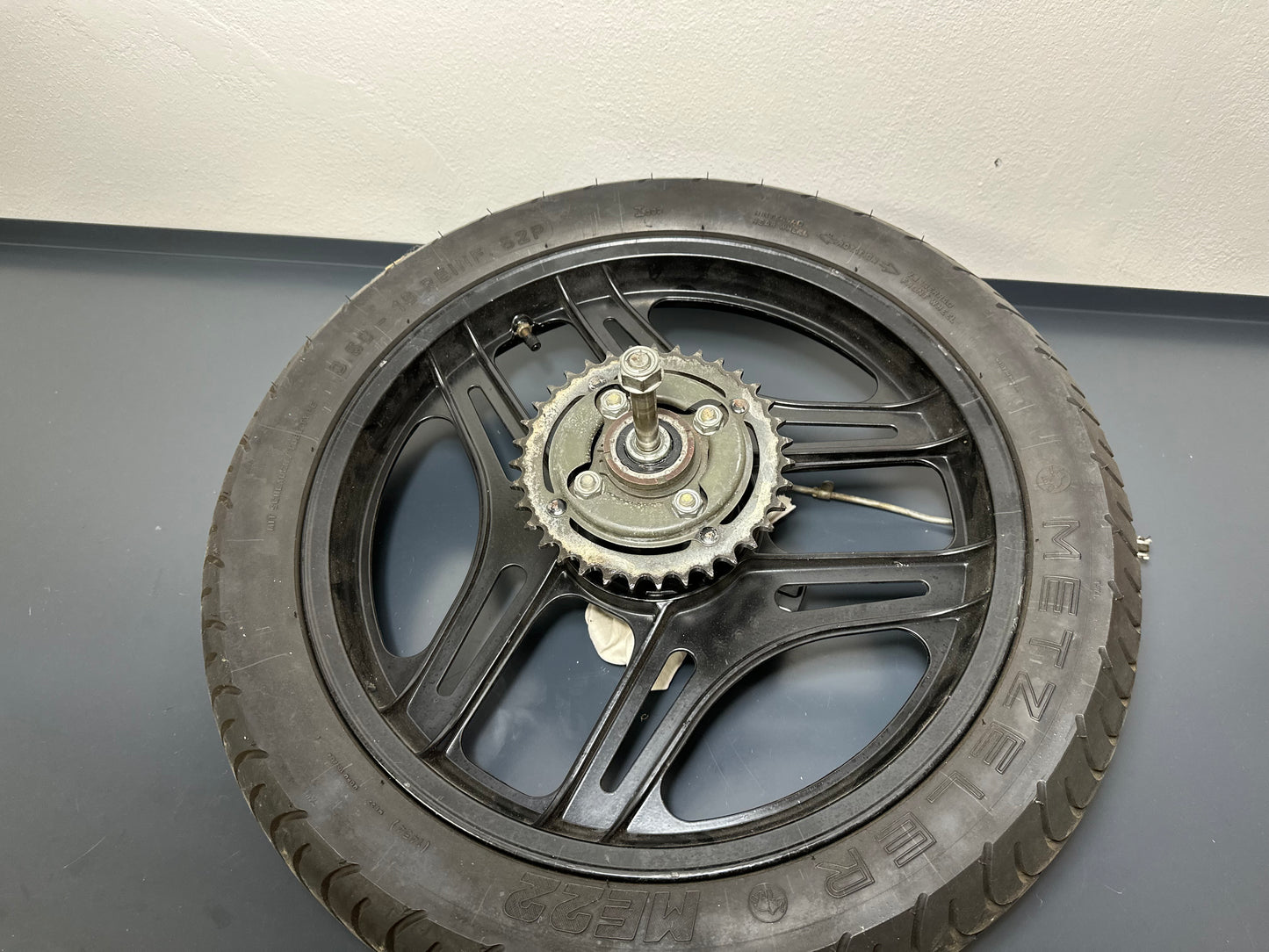 CERCHIO RUOTA POSTERIORE CON PERNO HONDA NS 125 F 1984 1985 1986 42650KR1760