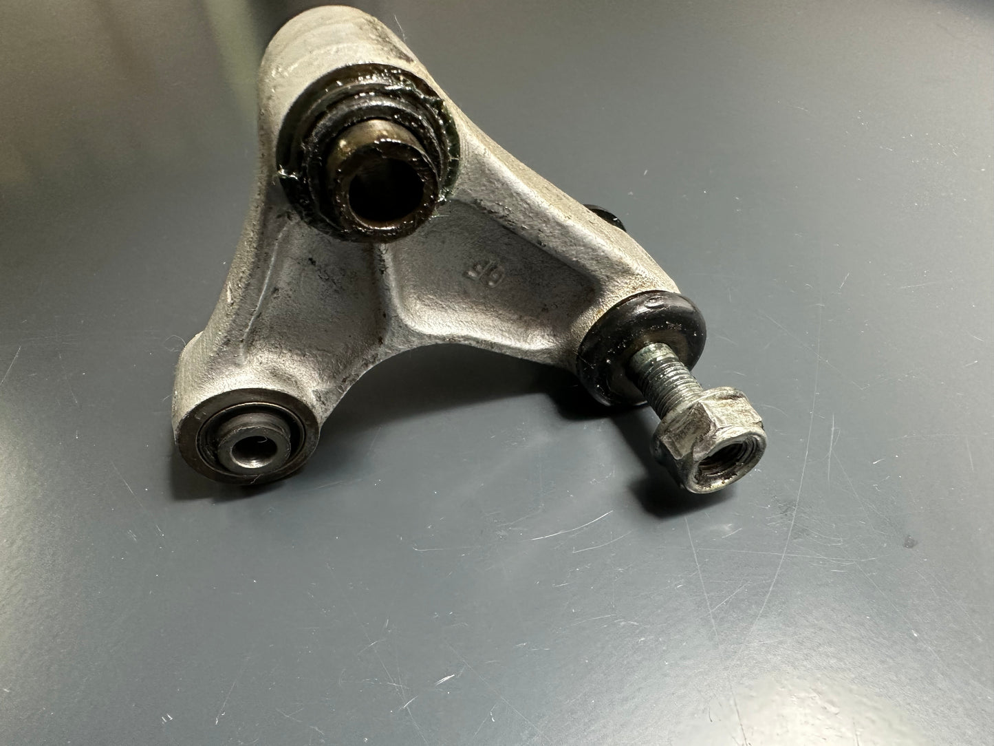 LEVERAGGIO SUPERIORE HONDA NS 125 F 1984 1985 1986 ARM ASSY.,CUSHION 52460KR1760