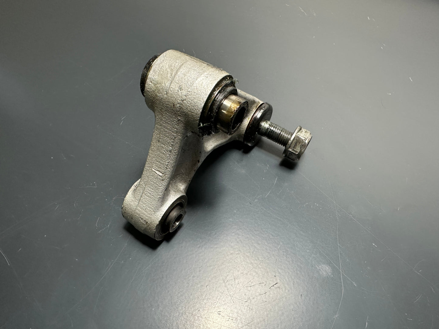 LEVERAGGIO SUPERIORE HONDA NS 125 F 1984 1985 1986 ARM ASSY.,CUSHION 52460KR1760