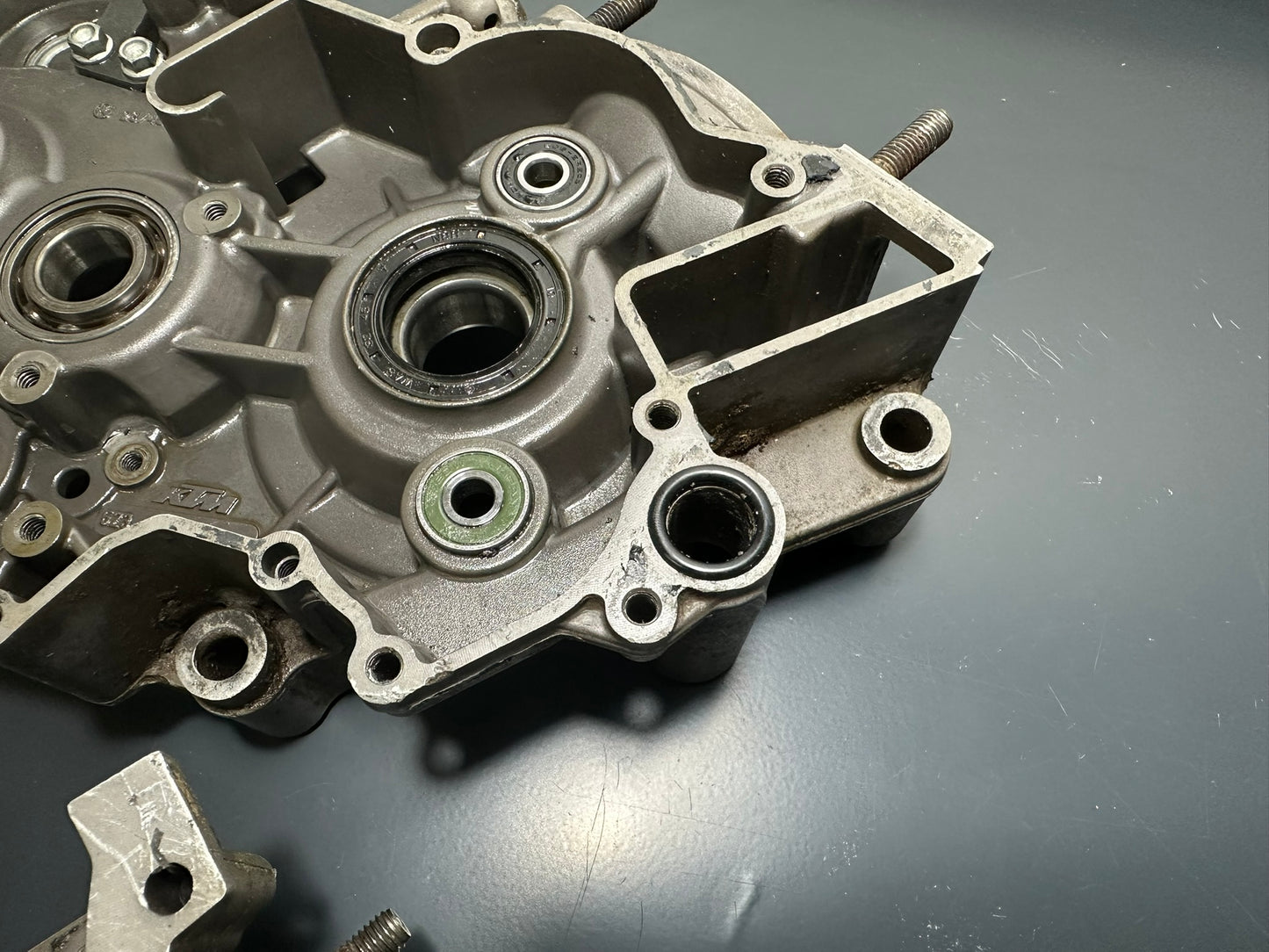 CARTER CENTRALI Ktm Exc 125 2005 52330000544 Engine Case