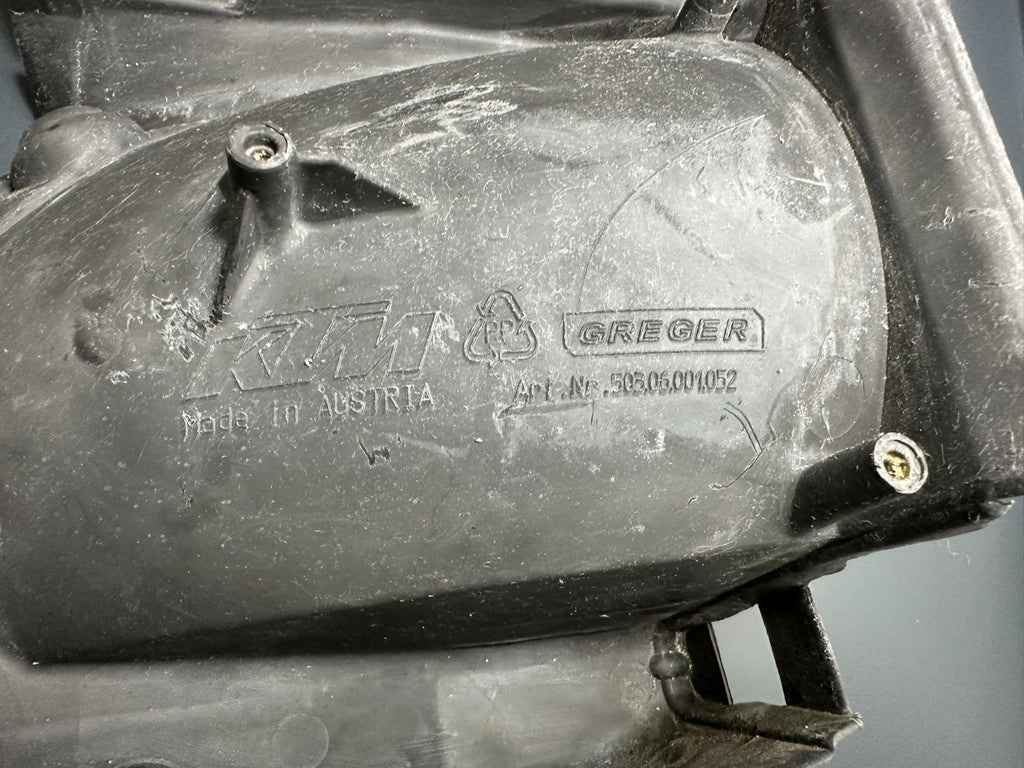 v1|137100010202|0