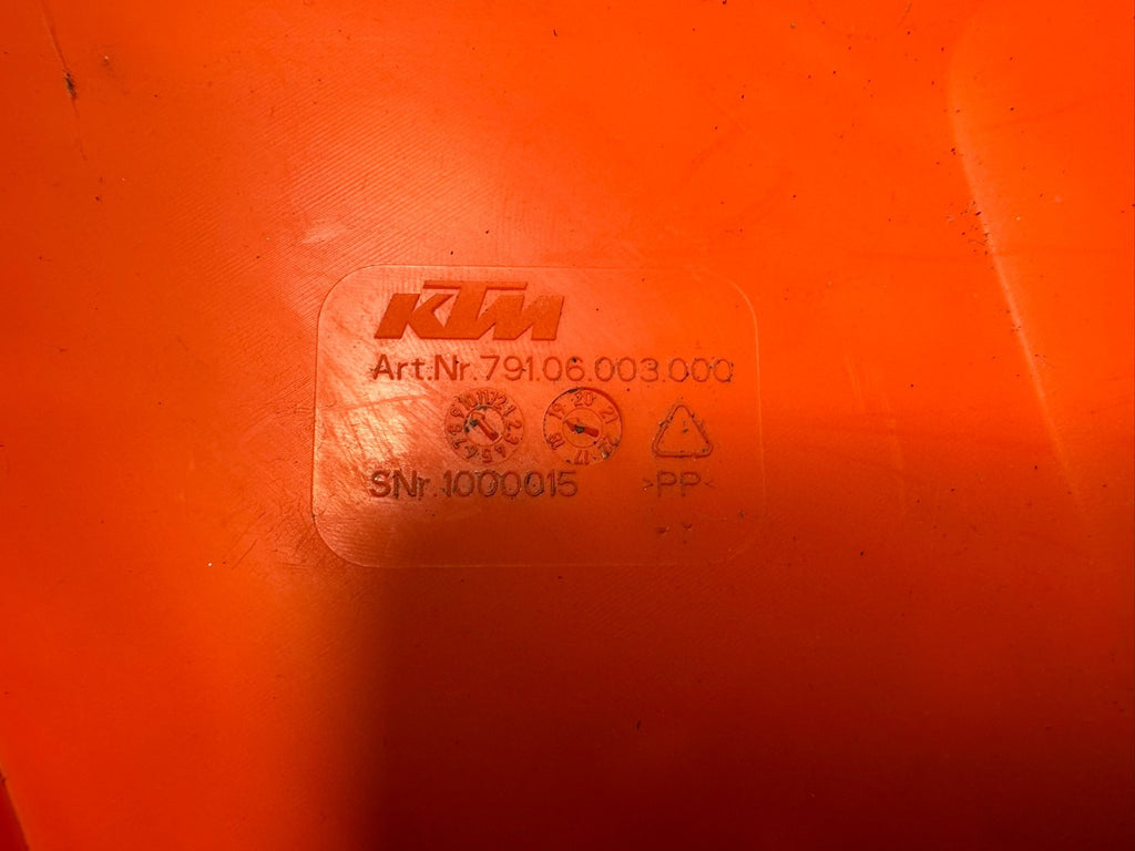 v1|136718900549|0