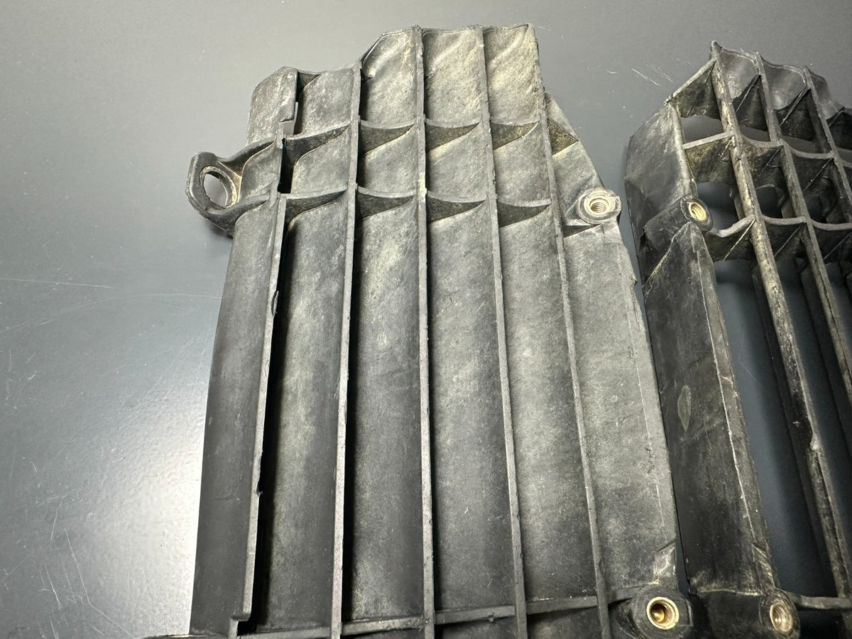v1|137381360106|0