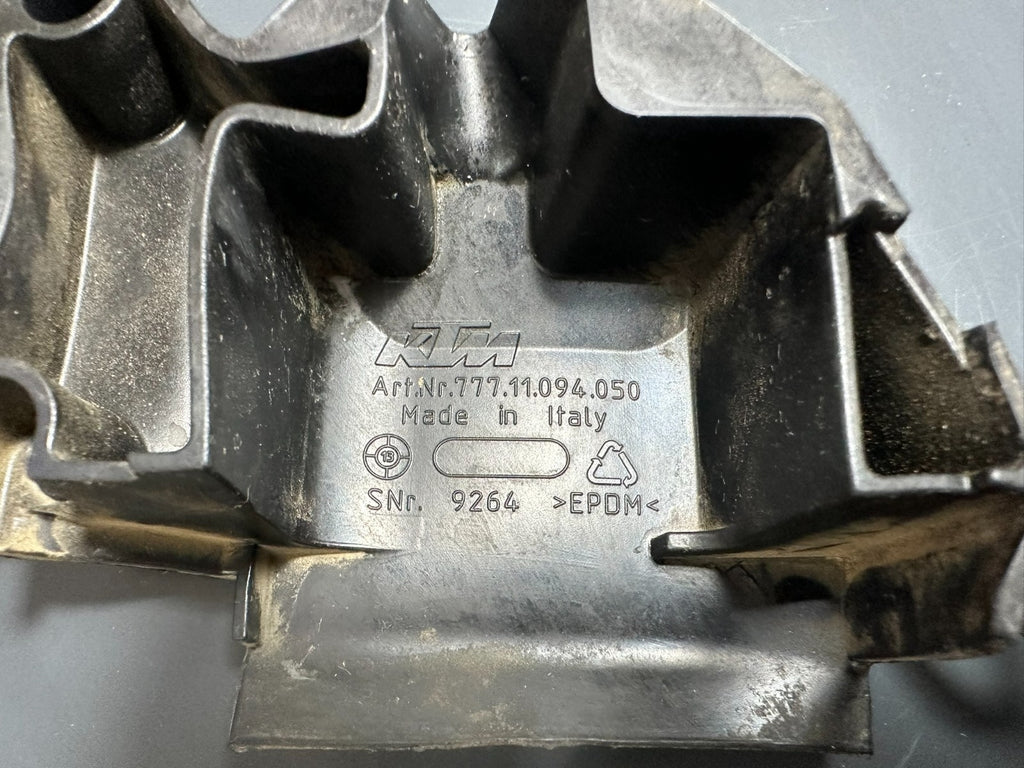 v1|137751438581|0