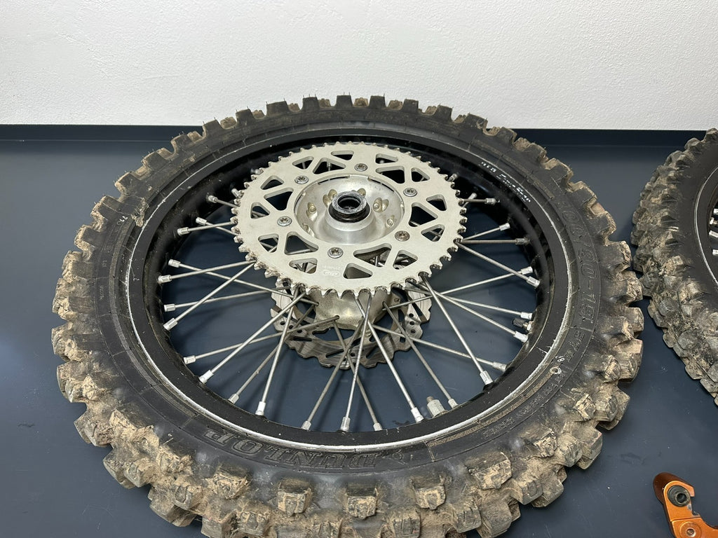 v1|137659077992|0