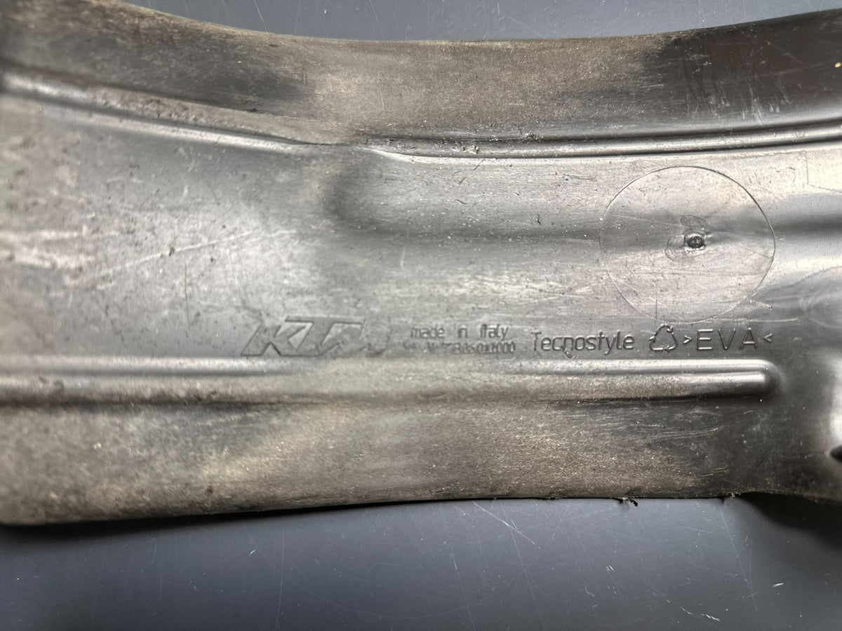 v1|136145371328|0